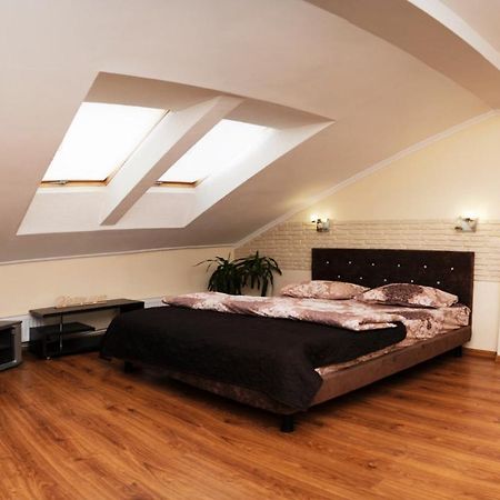 Appartement Залізнична 49 "Хочу Цю!" à Ivano-Frankivsk Extérieur photo