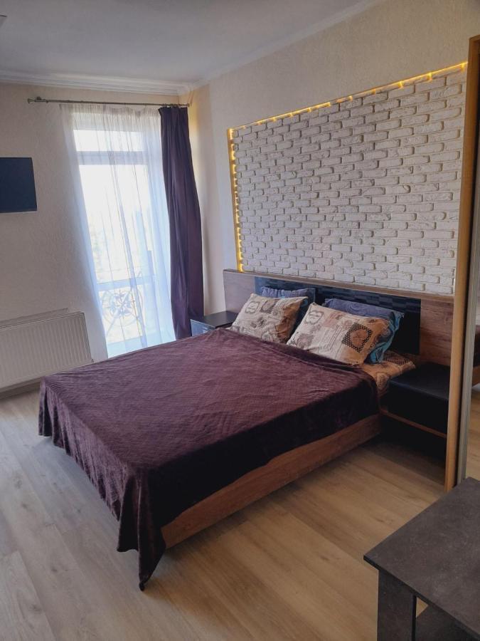 Appartement Залізнична 49 "Хочу Цю!" à Ivano-Frankivsk Extérieur photo